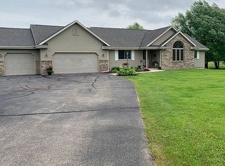 N4048 Country Club Dr, Brodhead, WI 53520