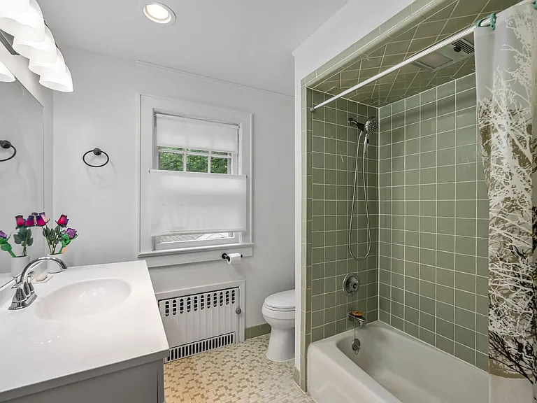 133 Highwood Ave — Photo 26