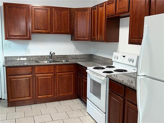 4th image of 3627 Bruxelles St