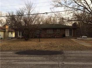 4902 Gene Field Rd, Saint Joseph, MO 64506