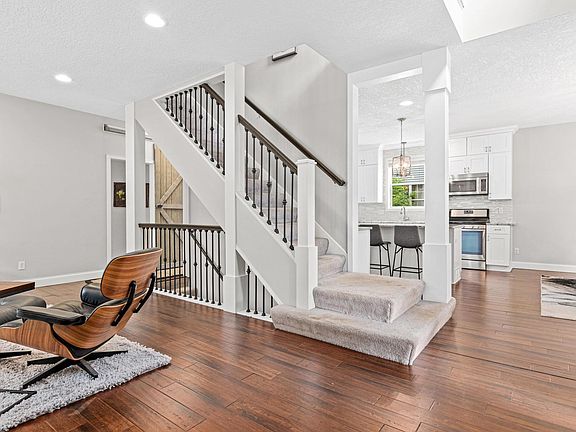 2nd image of 1072 Delano Ct