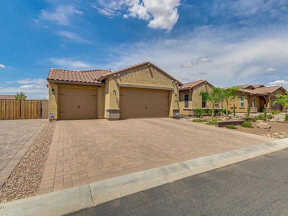 2nd image of 2864 E Bellflower Dr