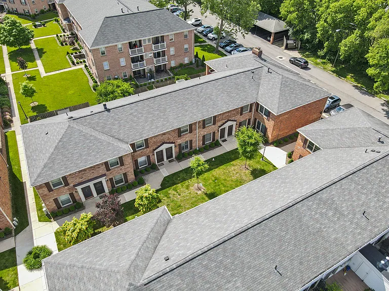 943 Manor Ln — Photo 26
