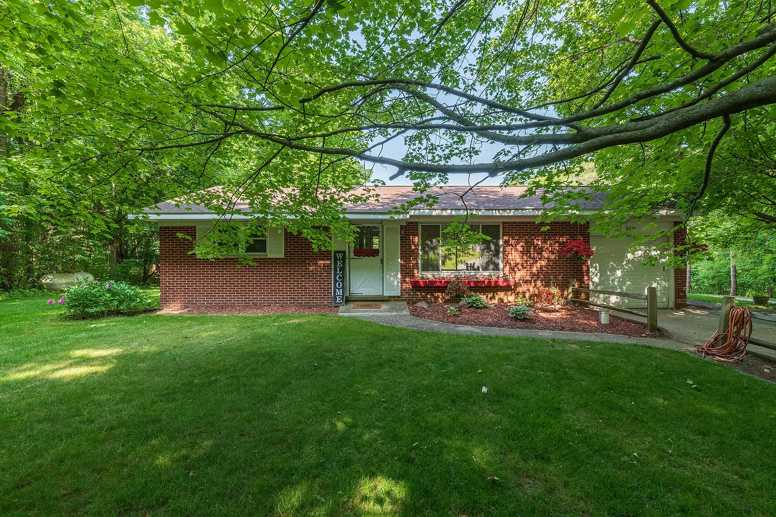 10229 N 22nd St photo 1