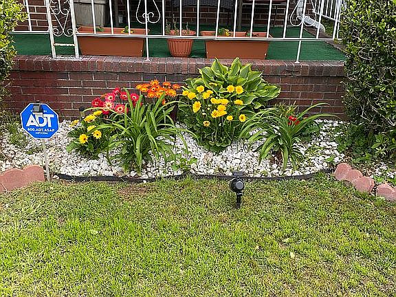 4th image of 946 Ivy Ave