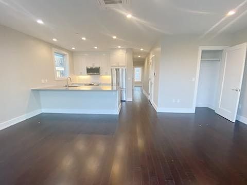 3rd image of 1844 Bay Ln Floor 3
