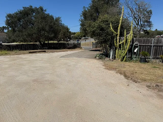730 Tierra Rd #B — Photo 10