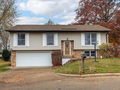 3160 Sequoia Cir, Dubuque, IA, 52003