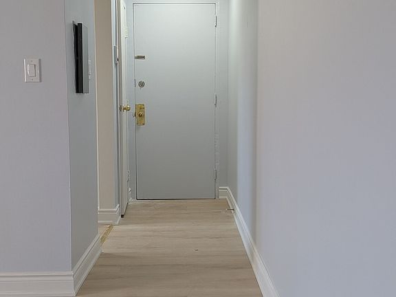 4th image of 286 Saguenay Ave #9