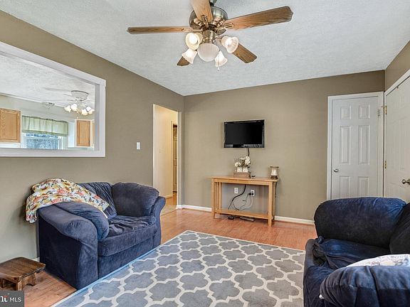 5th image of 26824 Fowler Ct