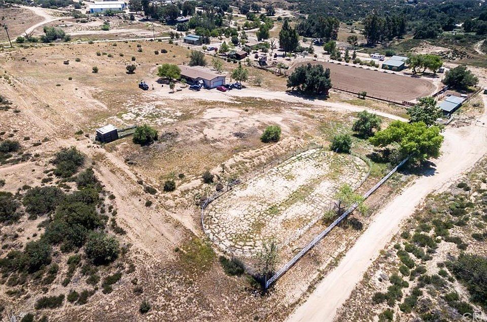 1st image of 39664 Lariat Ln