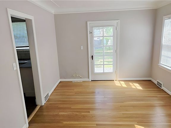 4th image of 3531 Bainbridge Rd