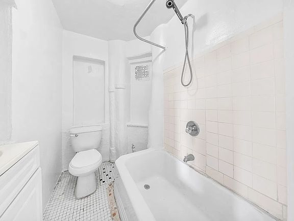 5th image of 74 India St APT B11