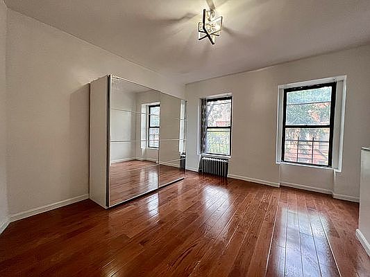 4th image of 454 W 47th St APT 3E