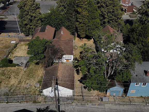 4th image of 1512 -1520 Yakima Avenue S