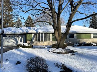 W154N11726 Daniels Dr, Germantown, WI 53022