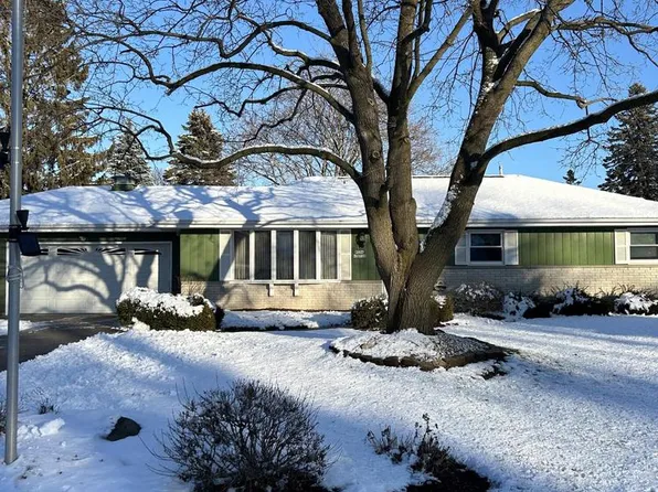 W154N11726 Daniels DRIVE, Germantown, WI 53022