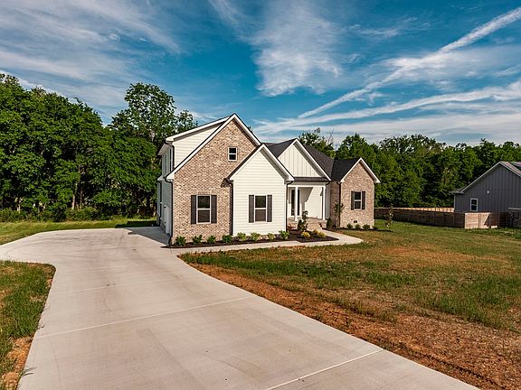 2nd image of 330 Thoroughbred Ln