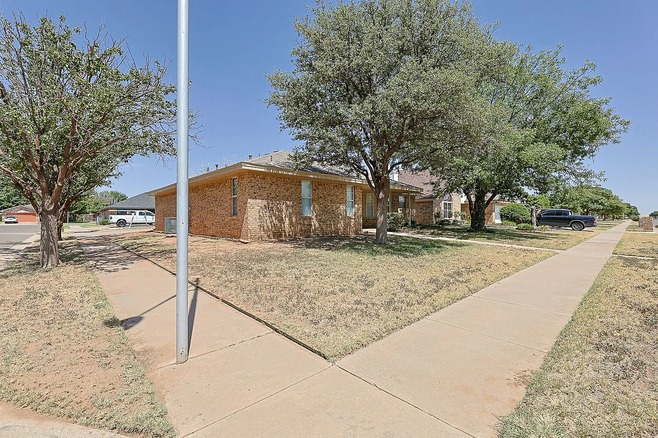 3 bed, 2.0 bath, 1610 sqft, $1,850 — Photo 4