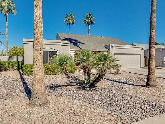 2nd image of 1518 E Dava Dr