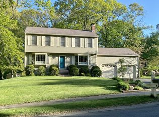 14 Hammond Rd, Hopedale, MA 01747