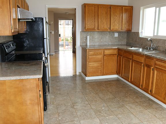 Kitchen with granite coutertop