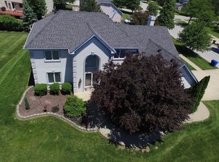 3912 Parador Dr, Naperville, IL 60564