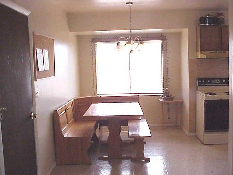 Kitchen Nook Area - Table and Bench Stay