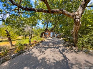 18627 Hillside Dr, Helotes, TX 78023