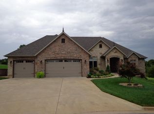 6262 S Parkhaven Ln, Springfield, MO 65810
