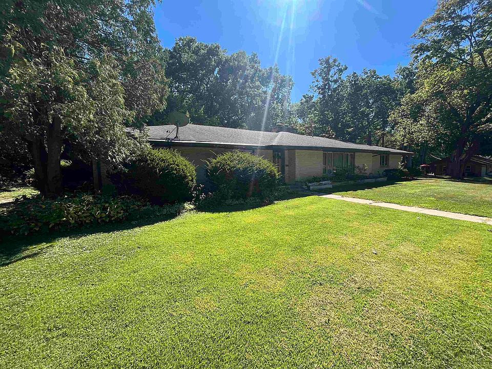 2nd image of 2205 Birchwood Dr