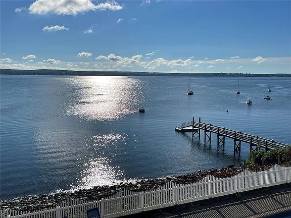 5th image of 125 Bayside Ave