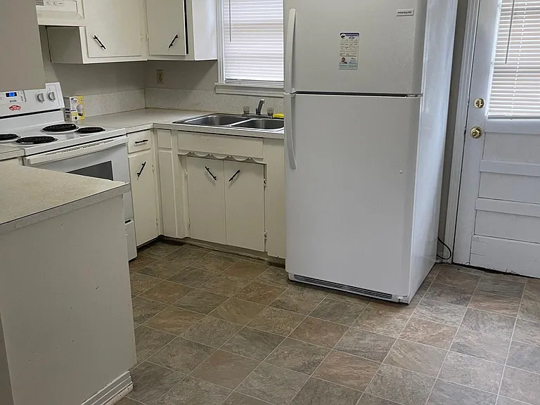 1806 Lee Ave #4 — Photo 3