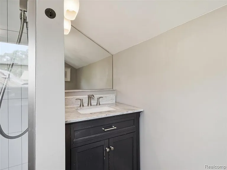 626 Kayser Ave — Photo 20
