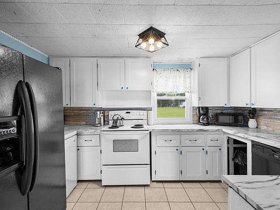 5th image of 22-22&24 Kinfolk Ln Lot 16