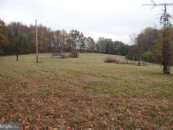 3rd image of 266 E 2nd Mountain Rd