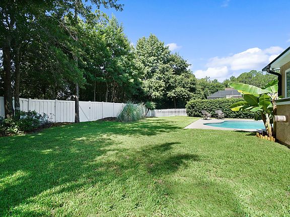 3rd image of 213 Strawberry Ln