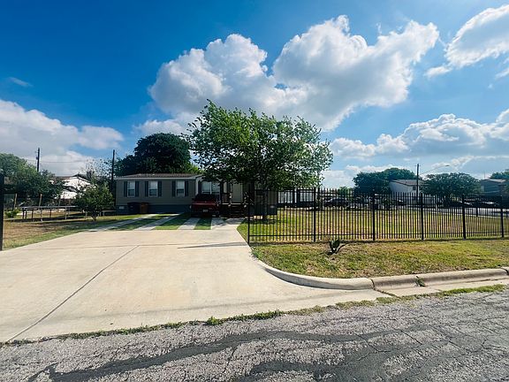 4th image of 8414 Riverstone Dr