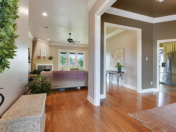 3rd image of 205 Meadow Lake Dr