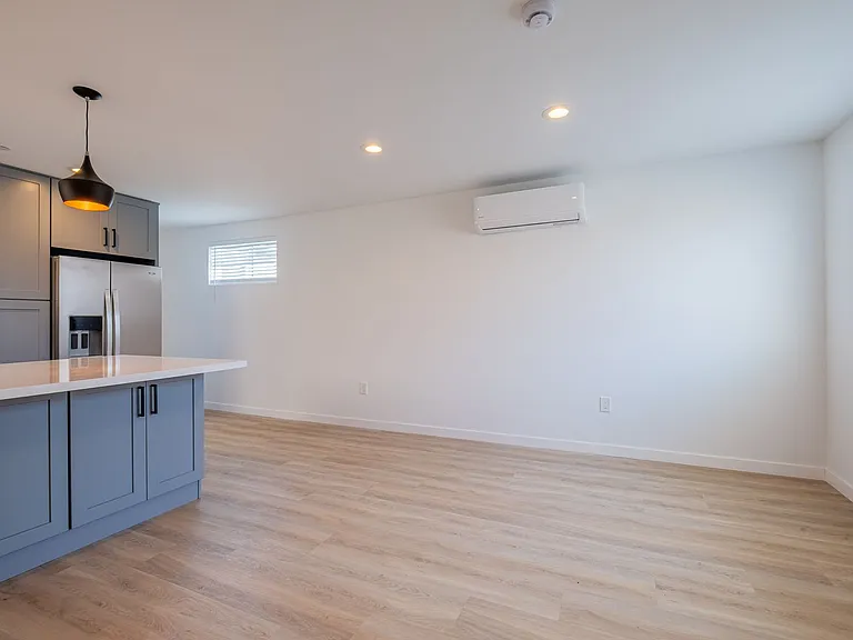 Pullman Lane Residences — Photo 52
