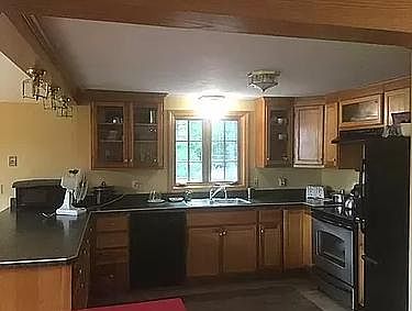 2nd image of 181 Strong St