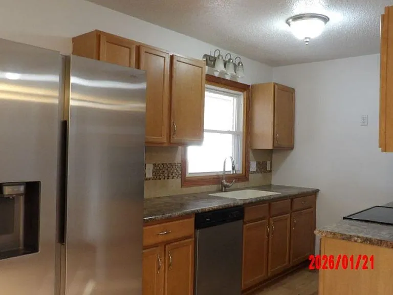 914 Cedarberry Rd — Photo 2