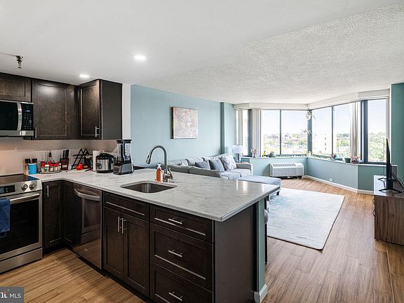 2nd image of 2001 Hamilton St APT 1203