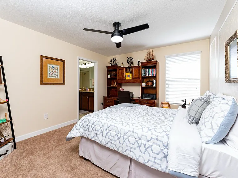 5917 Grassy Point Rd — Photo 16