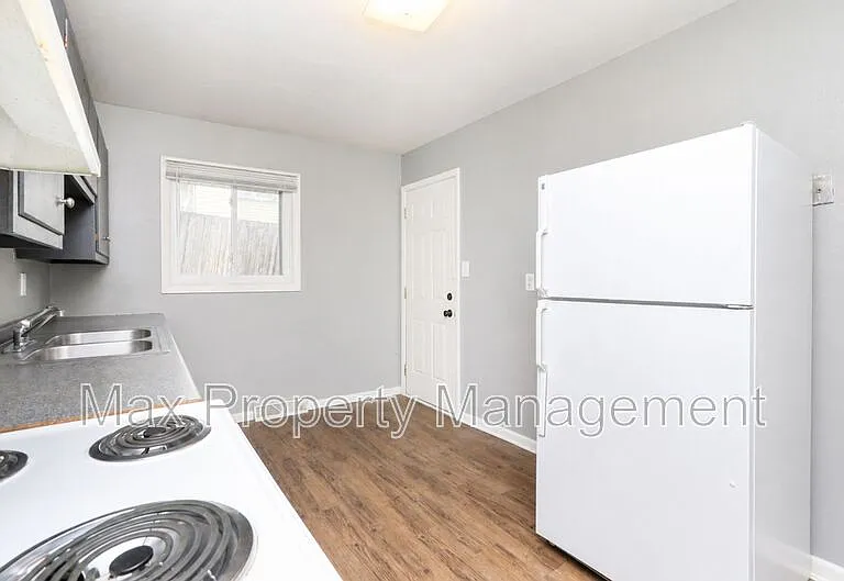 3422 SW 8th St — Photo 14