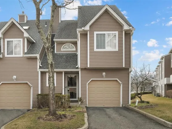 31 Eagle Ridge Way, Nanuet, NY 10954