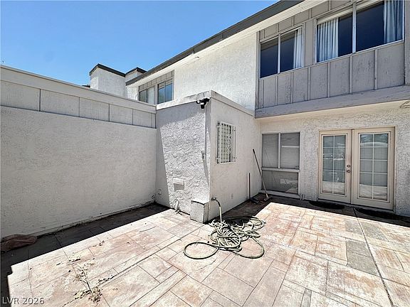 4th image of 674 Rolling Green Dr #674