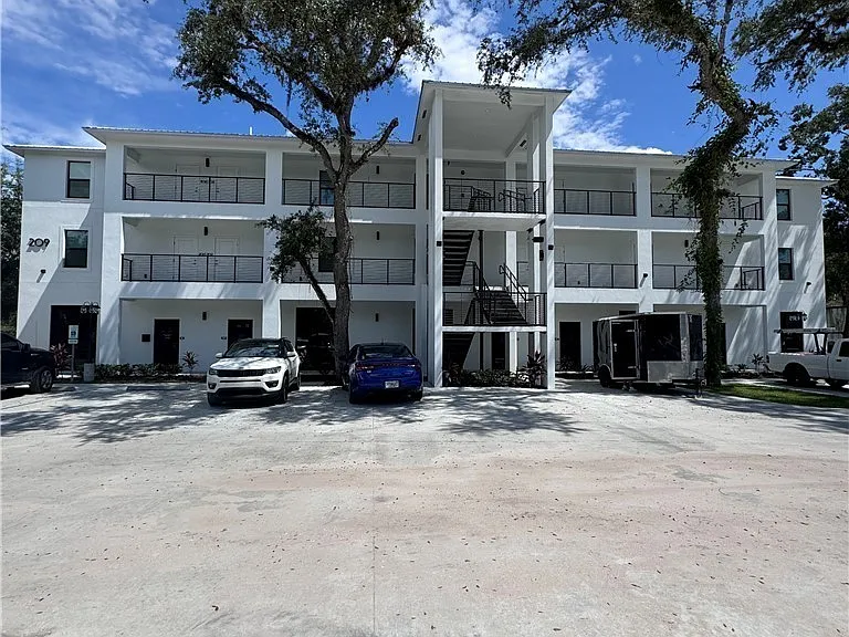 580 Belle Arbor Blvd — Photo 1