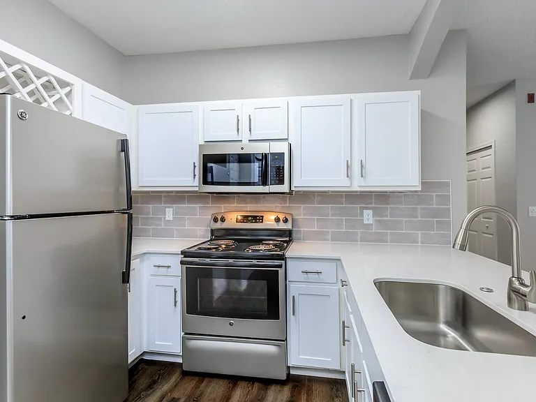 Registry at Windsor Parke — Photo 35