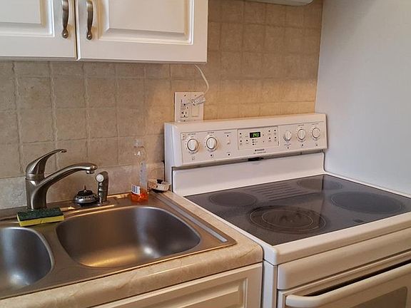 3rd image of 2212 Saint Charles Ave